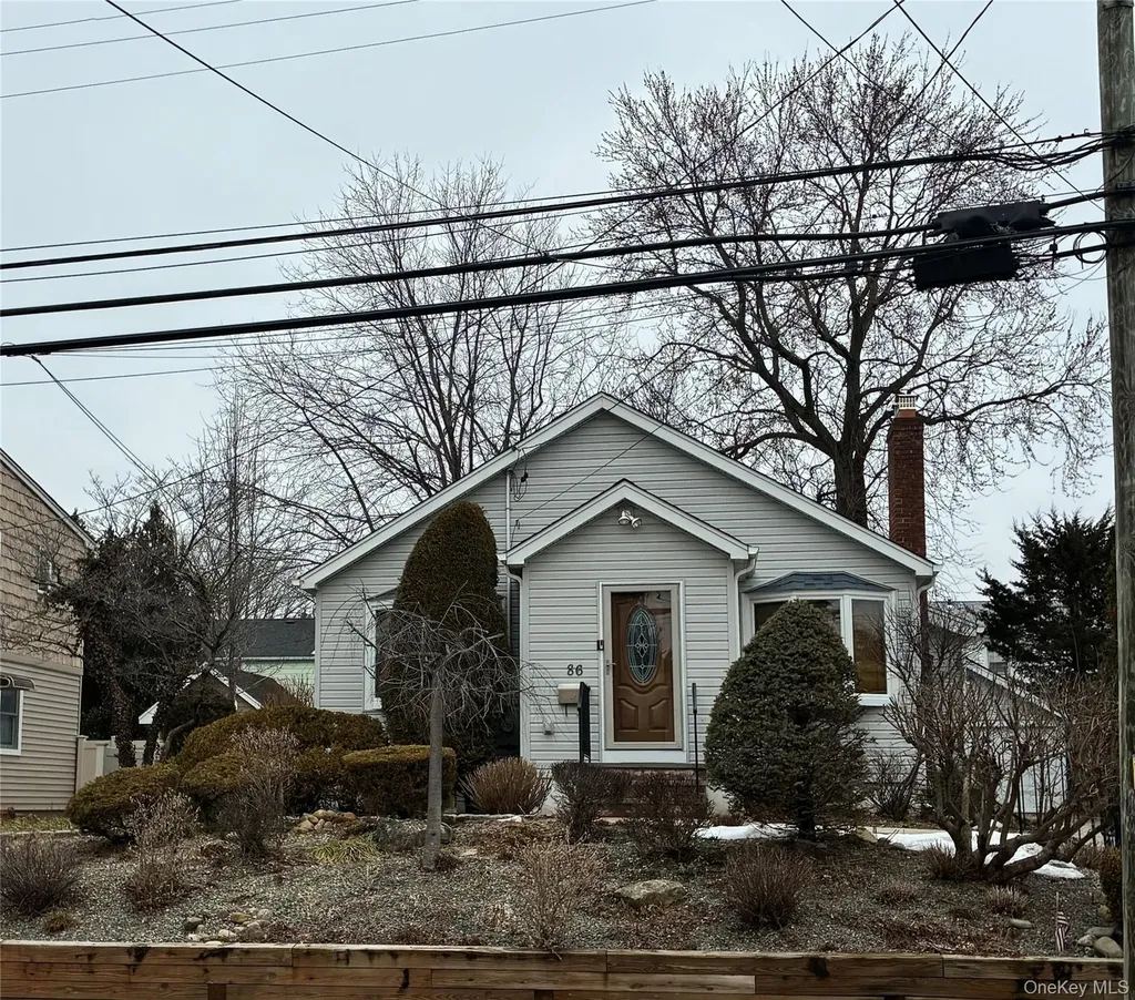86 Scarcliffe Drive Malverne NY 11565