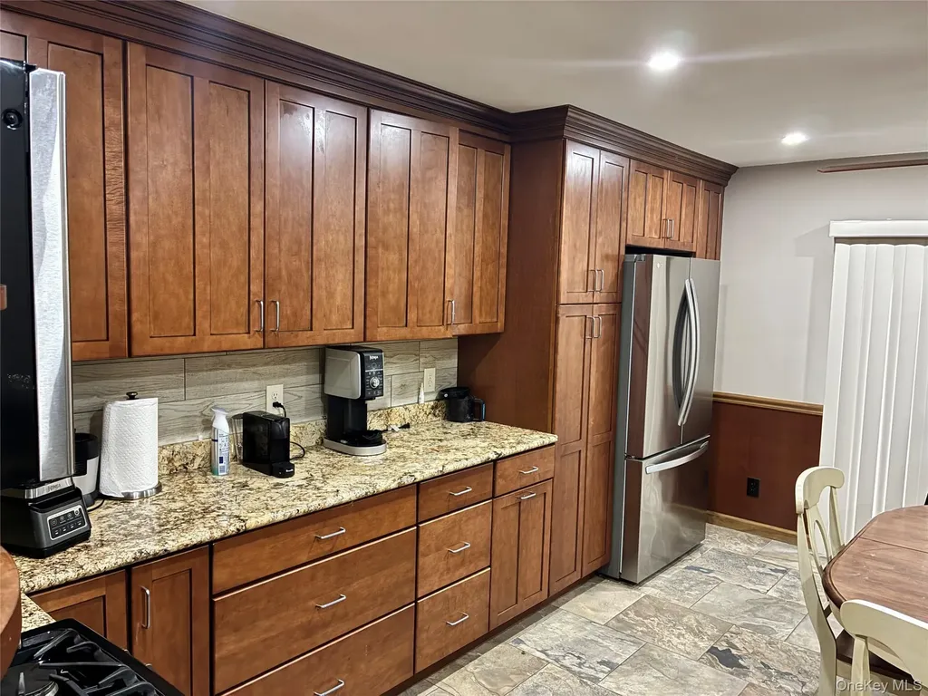 86 Scarcliffe Drive Malverne NY 11565