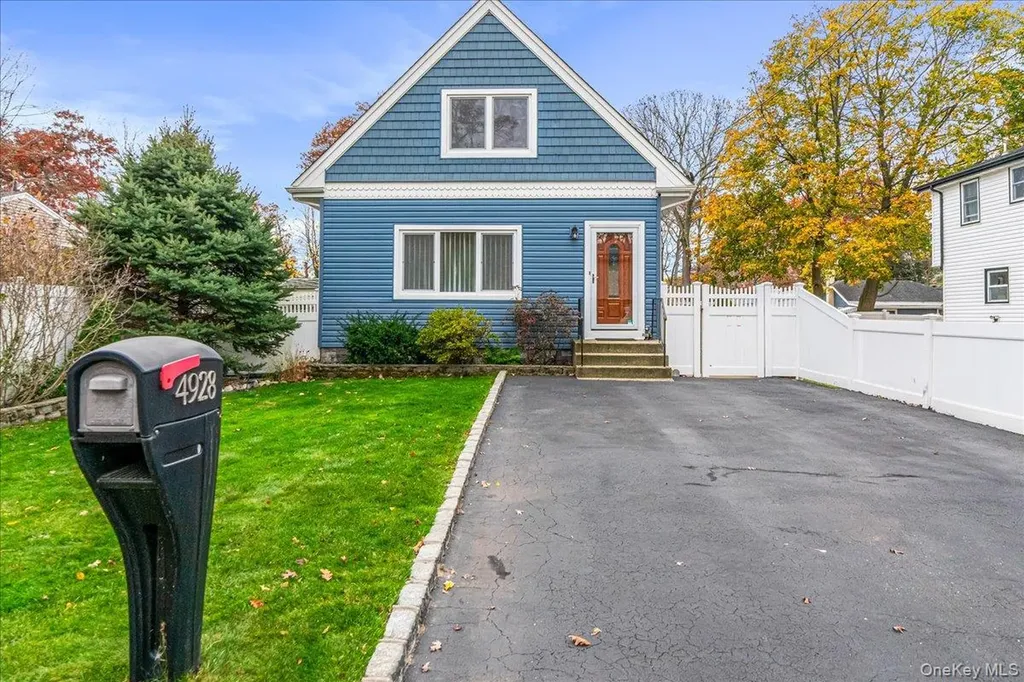 4928 Express Drive S Ronkonkoma NY 11779