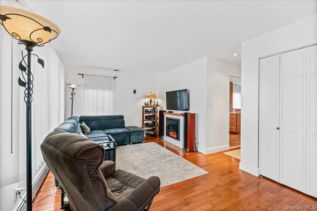 4928 Express Drive S Ronkonkoma NY 11779