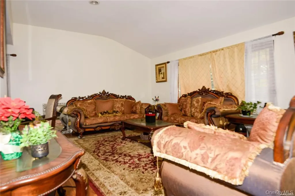 29 Andover Drive Deer Park NY 11729