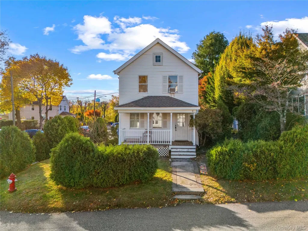 9 Hillside Avenue Glen Head NY 11545