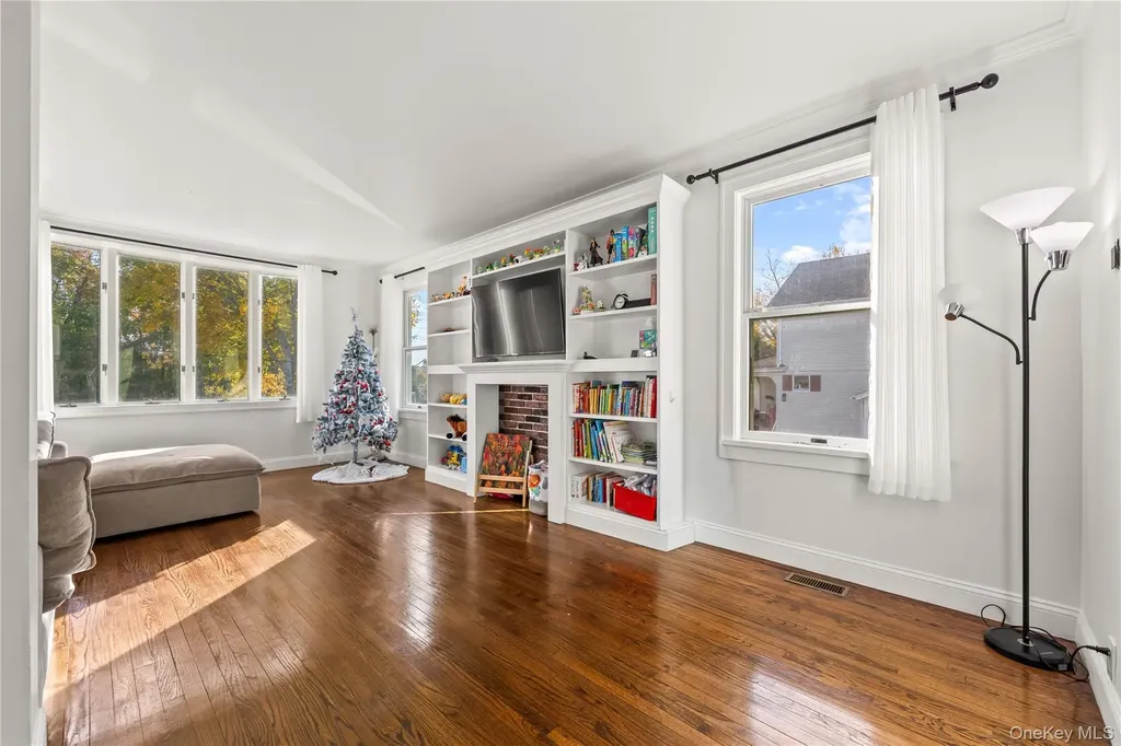 9 Hillside Avenue Glen Head NY 11545