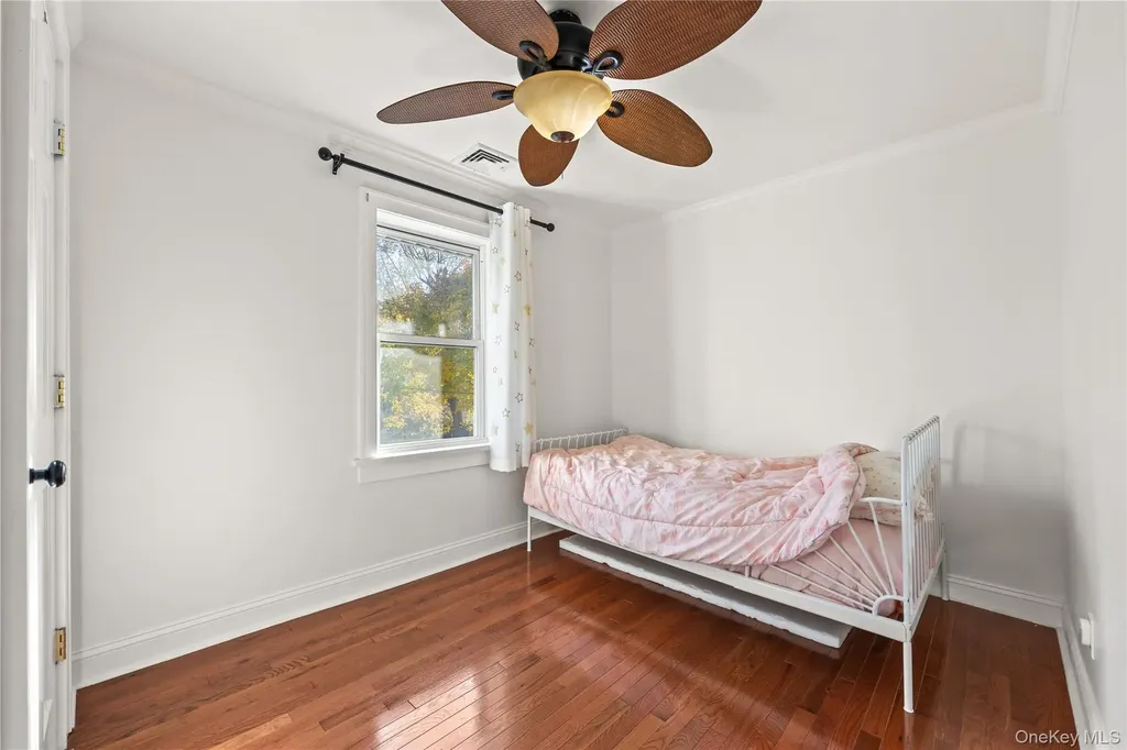 9 Hillside Avenue Glen Head NY 11545