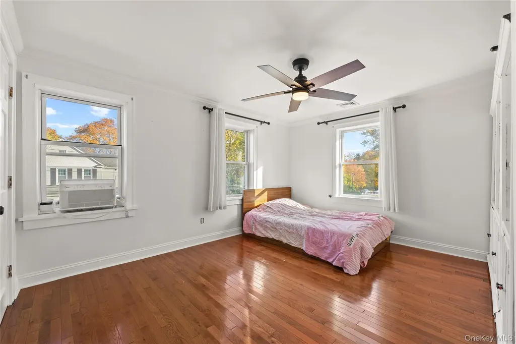 9 Hillside Avenue Glen Head NY 11545