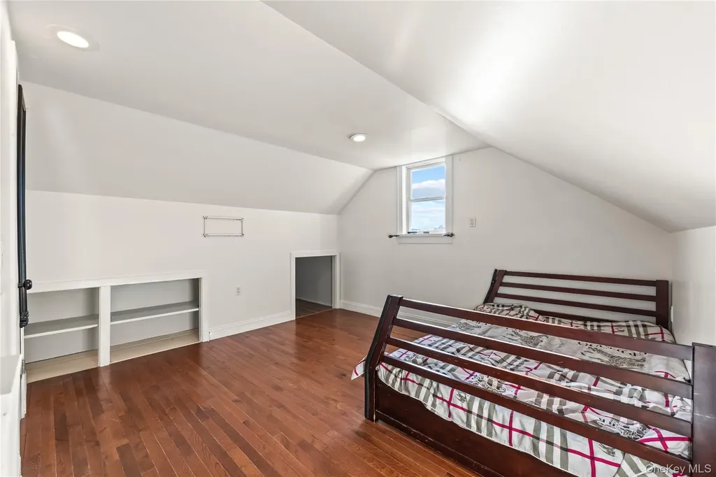 9 Hillside Avenue Glen Head NY 11545