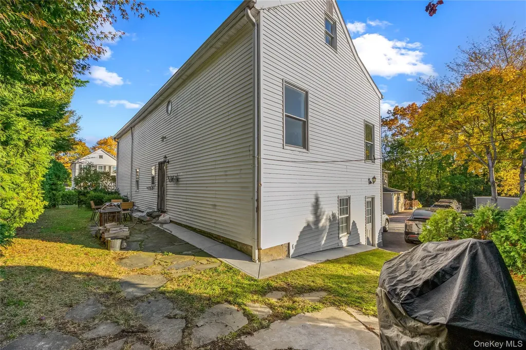 9 Hillside Avenue Glen Head NY 11545