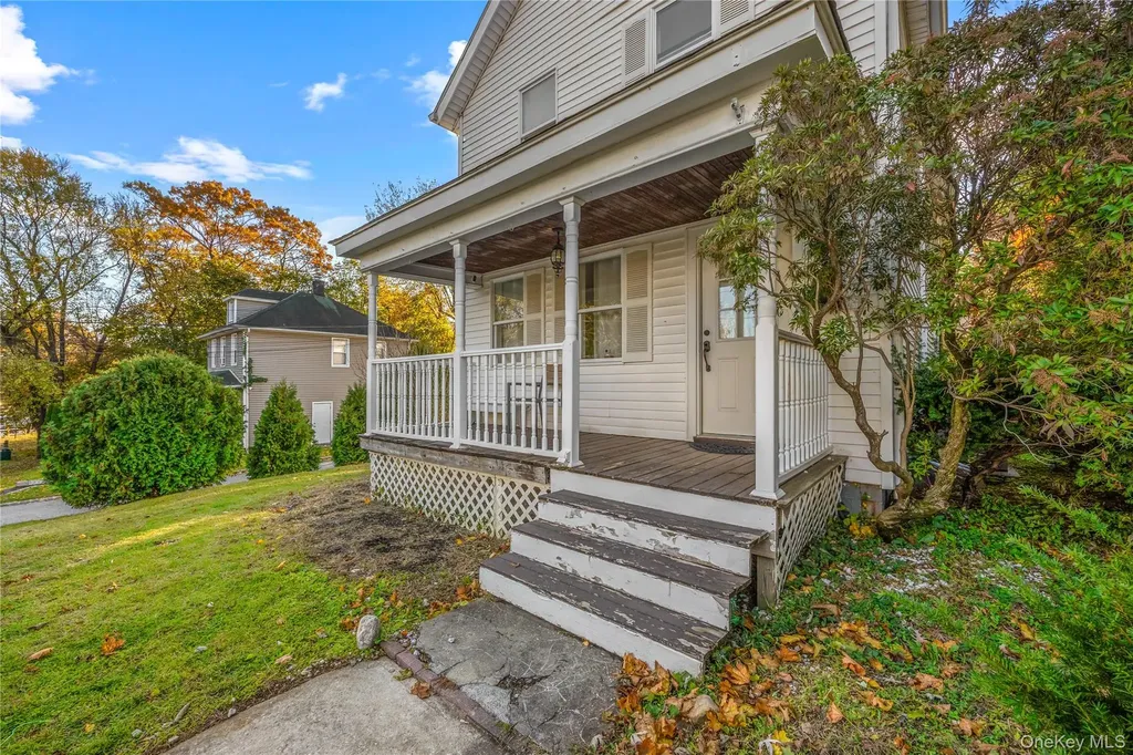 9 Hillside Avenue Glen Head NY 11545