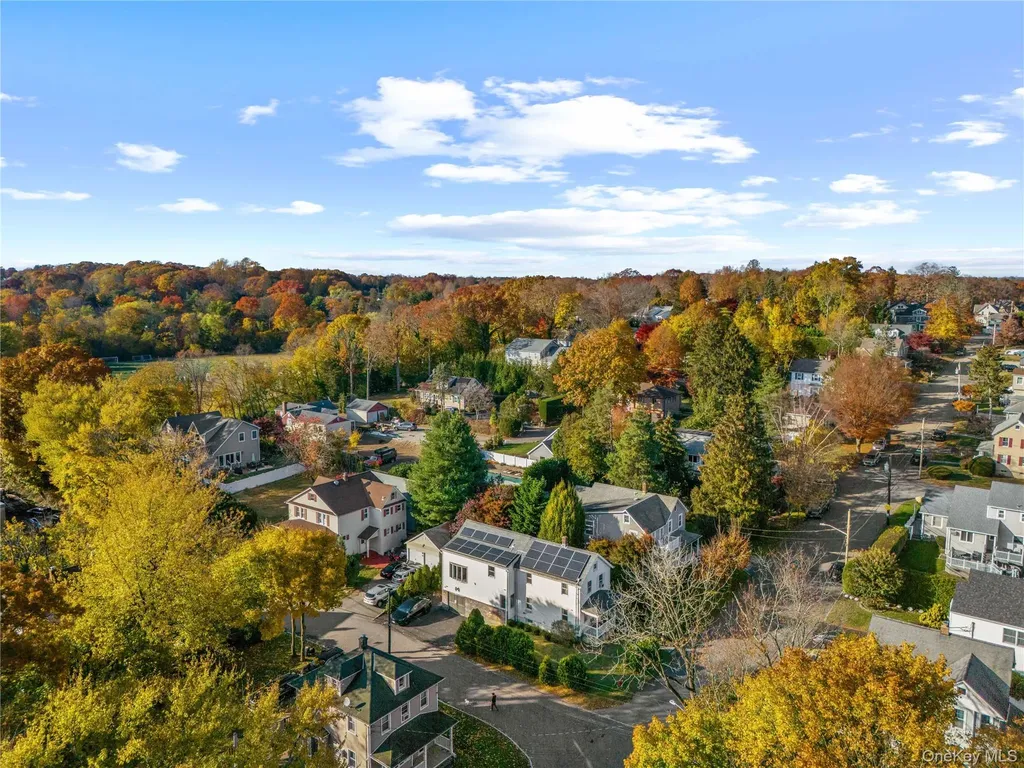 9 Hillside Avenue Glen Head NY 11545