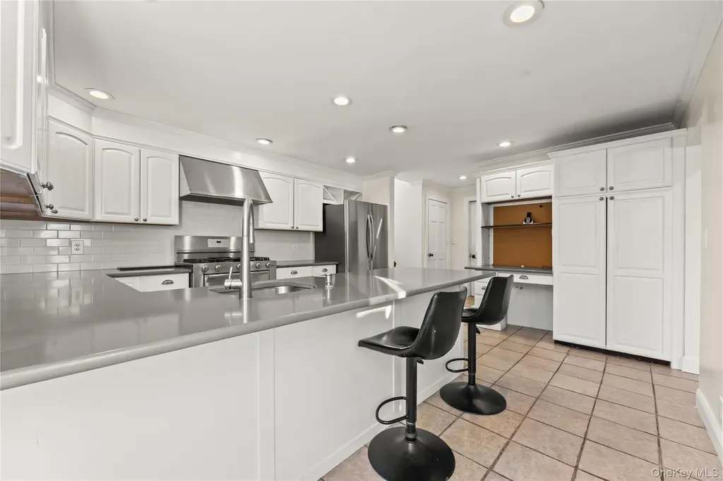 9 Hillside Avenue Glen Head NY 11545