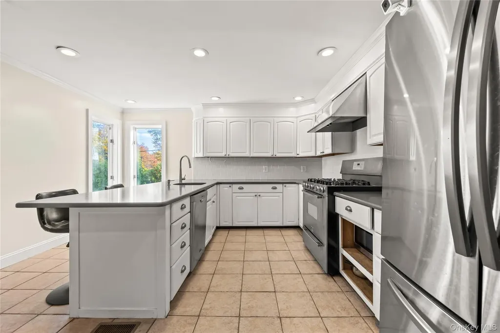9 Hillside Avenue Glen Head NY 11545