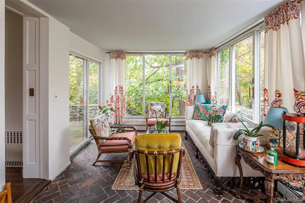 16 Aka 80 Hereford Road Bronxville NY 10708