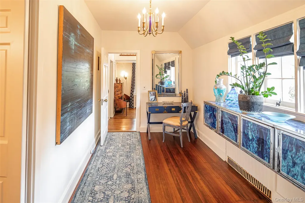 16 Aka 80 Hereford Road Bronxville NY 10708