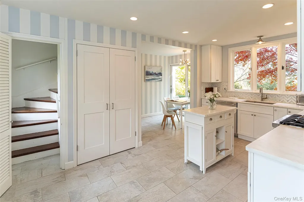 16 Aka 80 Hereford Road Bronxville NY 10708