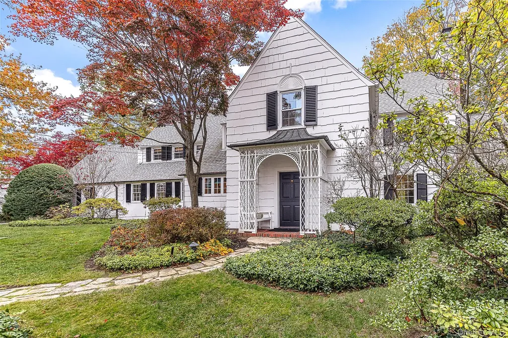 16 Aka 80 Hereford Road Bronxville NY 10708
