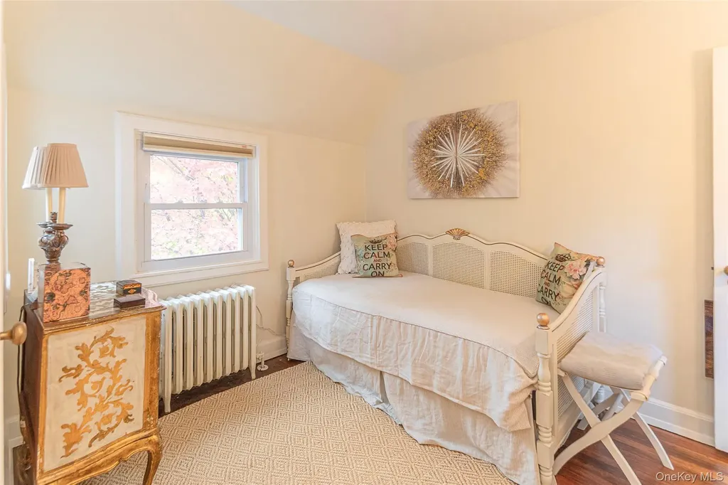 16 Aka 80 Hereford Road Bronxville NY 10708
