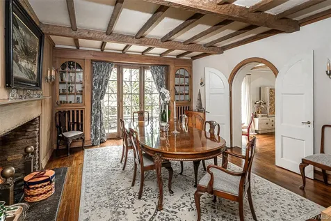 16 Aka 80 Hereford Road Bronxville NY 10708