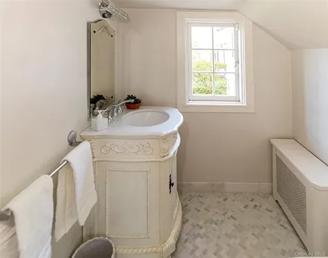 16 Aka 80 Hereford Road Bronxville NY 10708