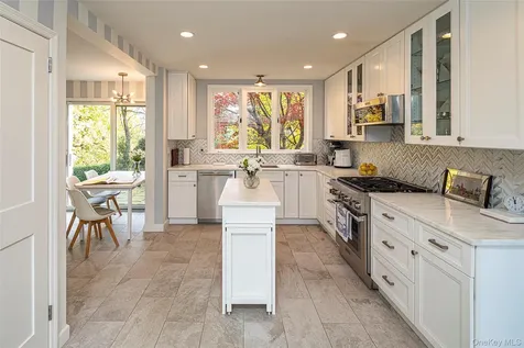 16 Aka 80 Hereford Road Bronxville NY 10708