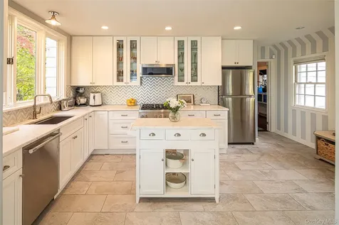 16 Aka 80 Hereford Road Bronxville NY 10708