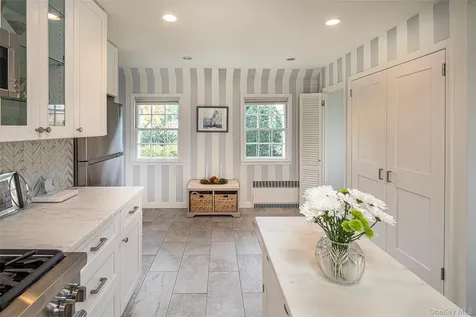 16 Aka 80 Hereford Road Bronxville NY 10708