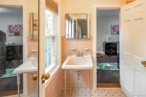 16 Aka 80 Hereford Road Bronxville NY 10708