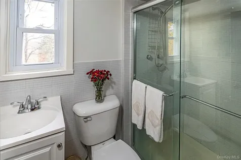 16 Aka 80 Hereford Road Bronxville NY 10708