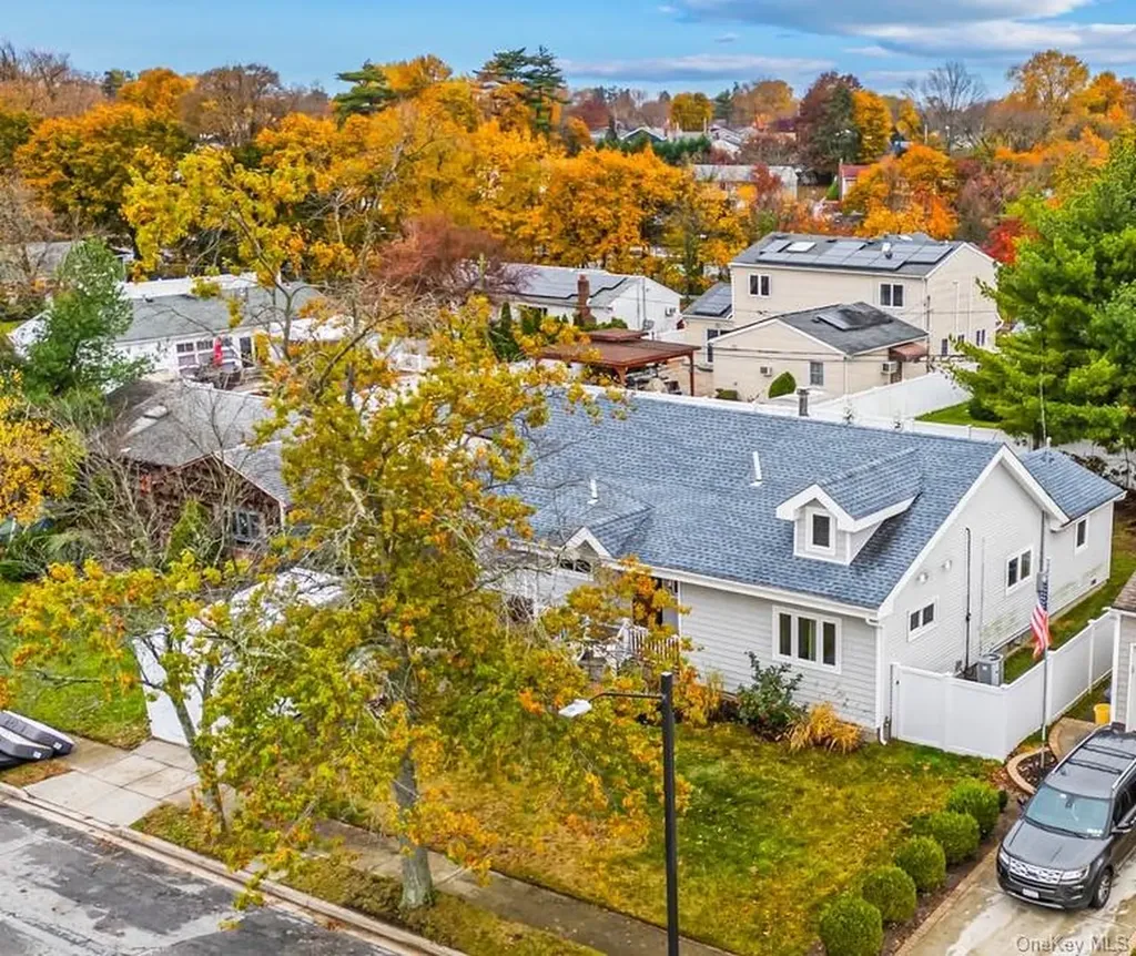 5 Terry Lane Plainview NY 11803