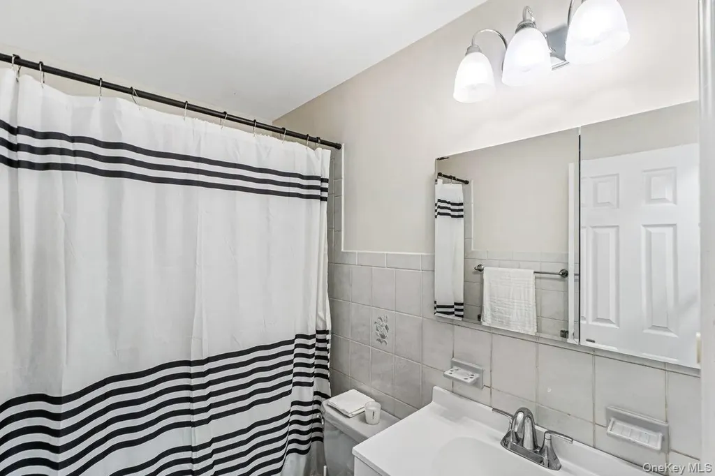 5 Terry Lane Plainview NY 11803
