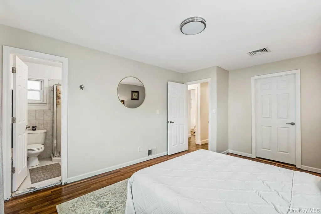 5 Terry Lane Plainview NY 11803