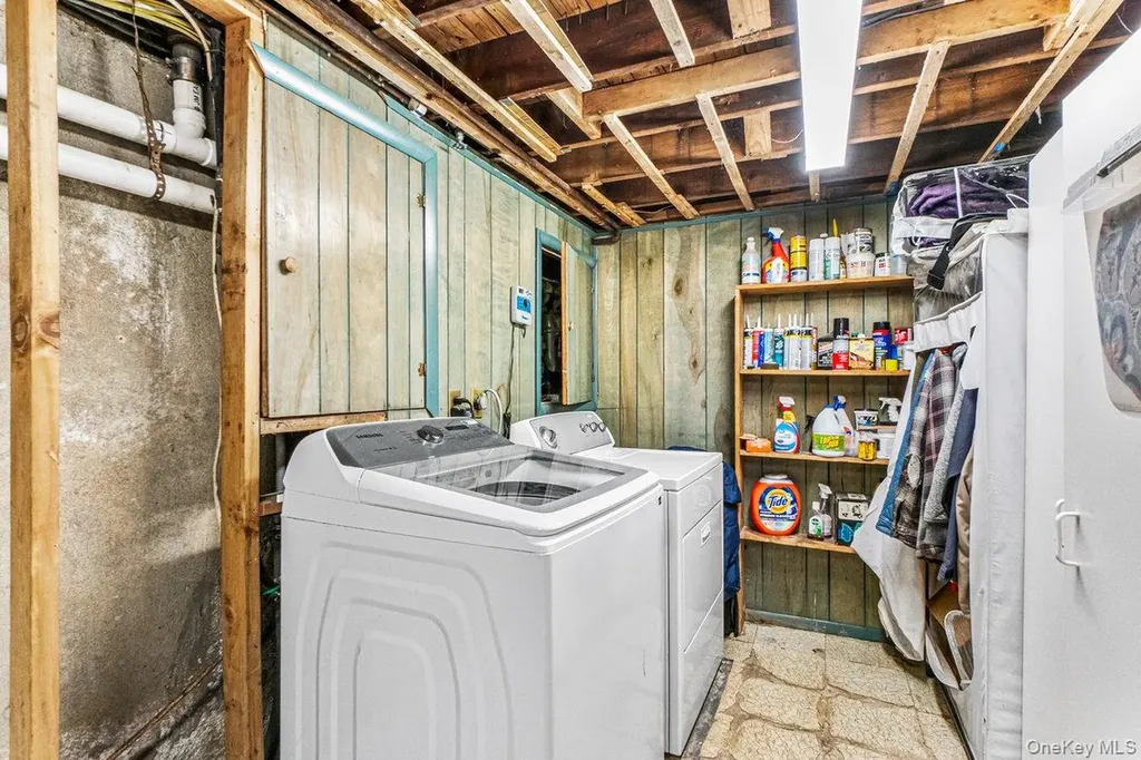 5 Terry Lane Plainview NY 11803