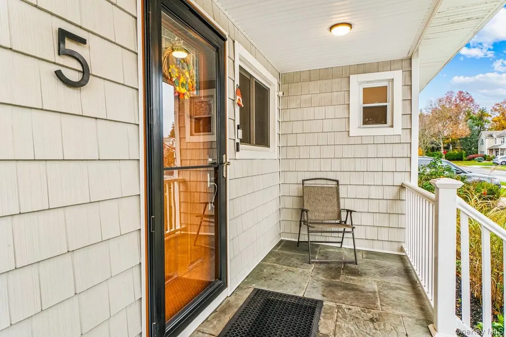 5 Terry Lane Plainview NY 11803