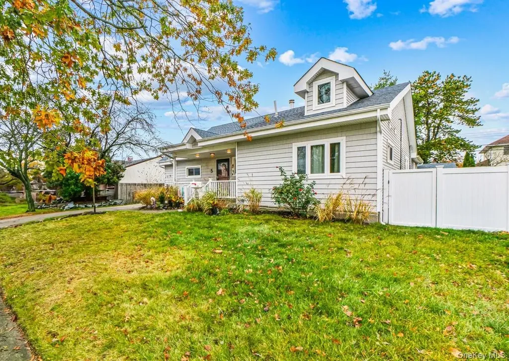 5 Terry Lane Plainview NY 11803
