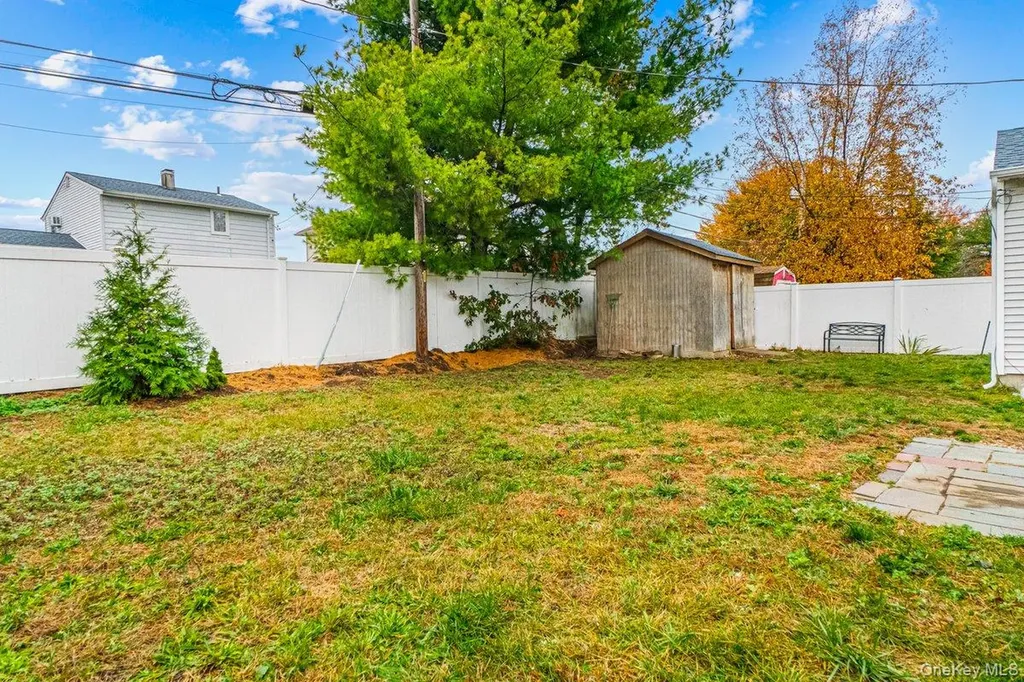 5 Terry Lane Plainview NY 11803