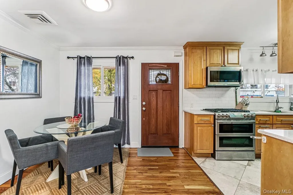 5 Terry Lane Plainview NY 11803