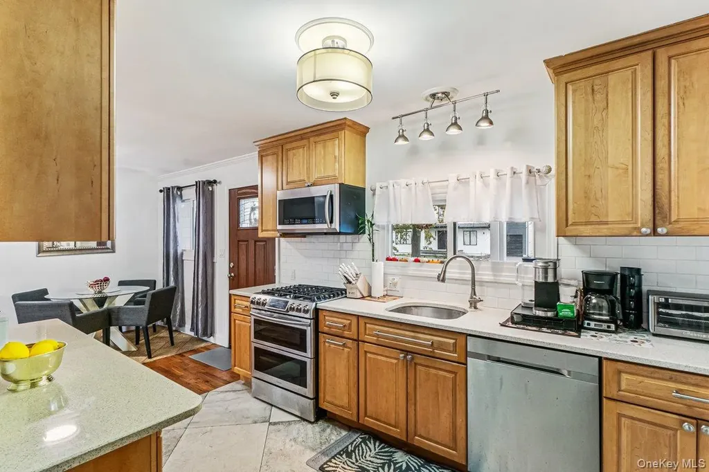 5 Terry Lane Plainview NY 11803