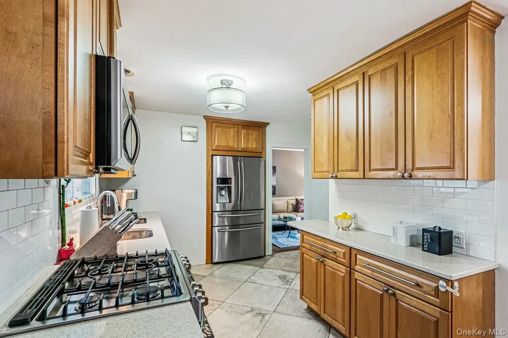 5 Terry Lane Plainview NY 11803