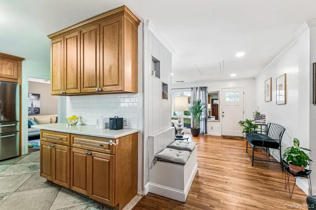 5 Terry Lane Plainview NY 11803