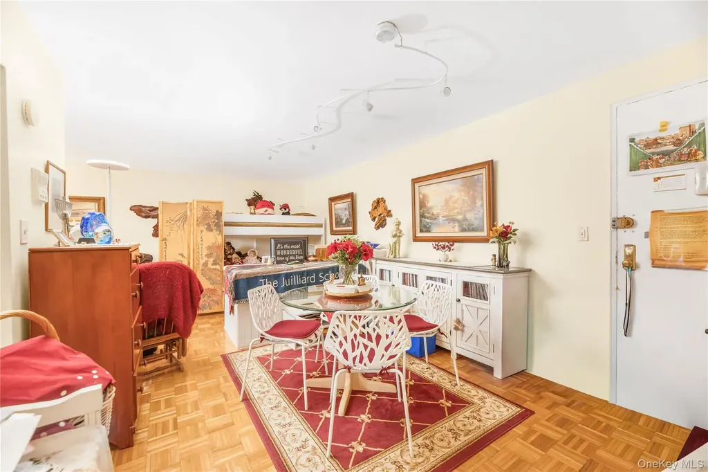 679 Warburton Avenue Yonkers NY 10701
