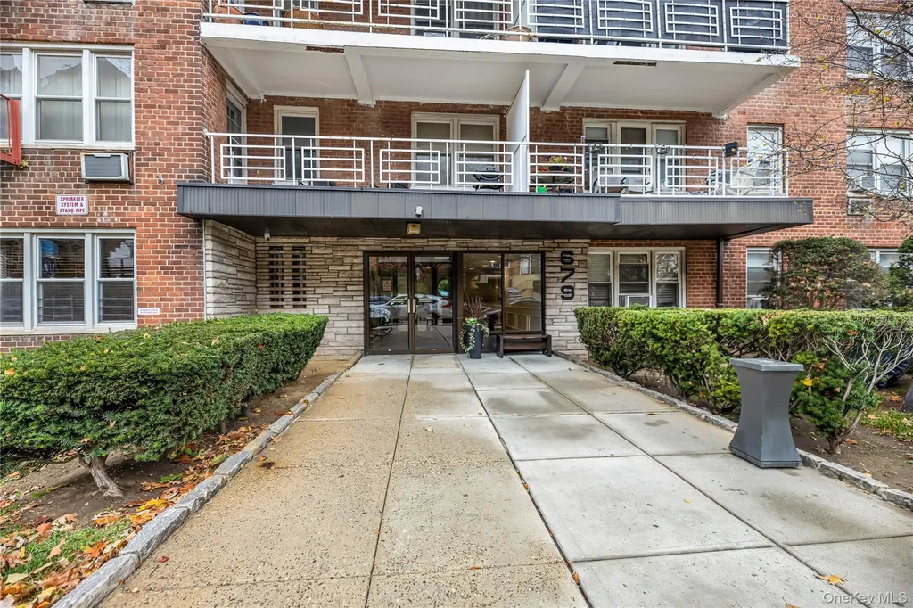 679 Warburton Avenue Yonkers NY 10701