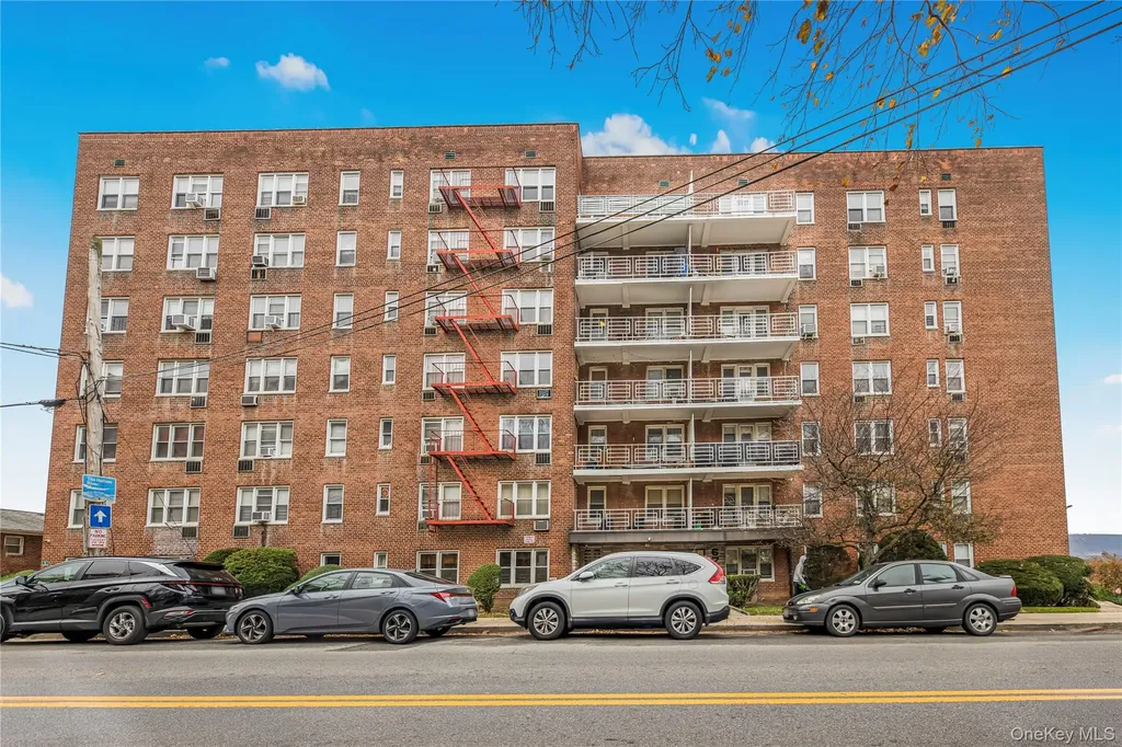 679 Warburton Avenue Yonkers NY 10701