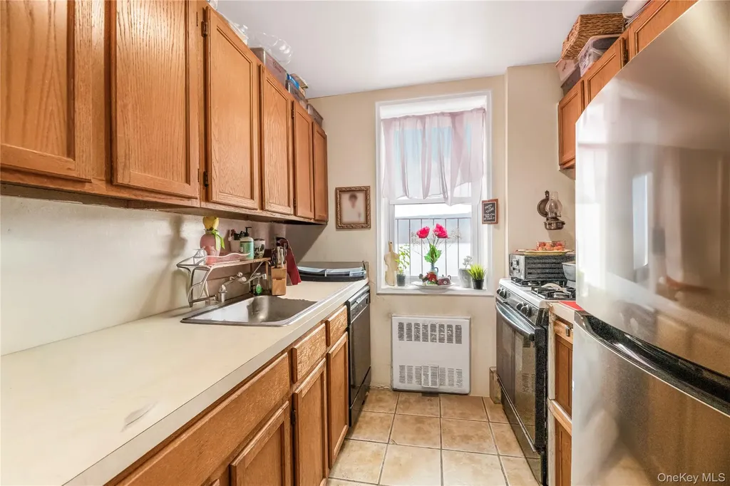 679 Warburton Avenue Yonkers NY 10701