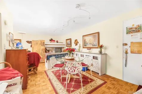 679 Warburton Avenue Yonkers NY 10701