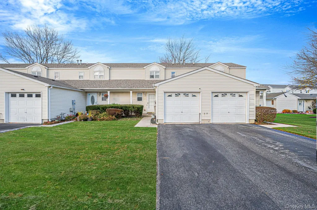 2751 Schleigel Boulevard Amityville NY 11701