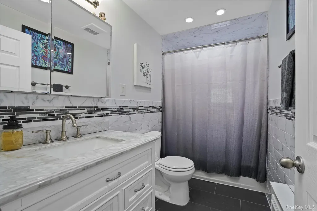48 Gotham Avenue Brooklyn NY 11229