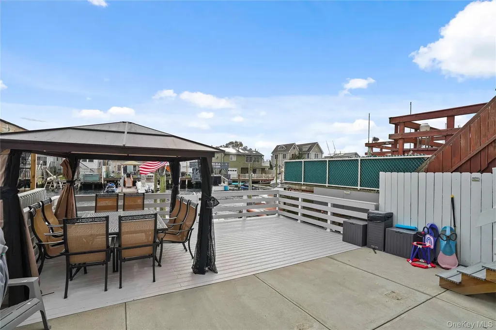 48 Gotham Avenue Brooklyn NY 11229