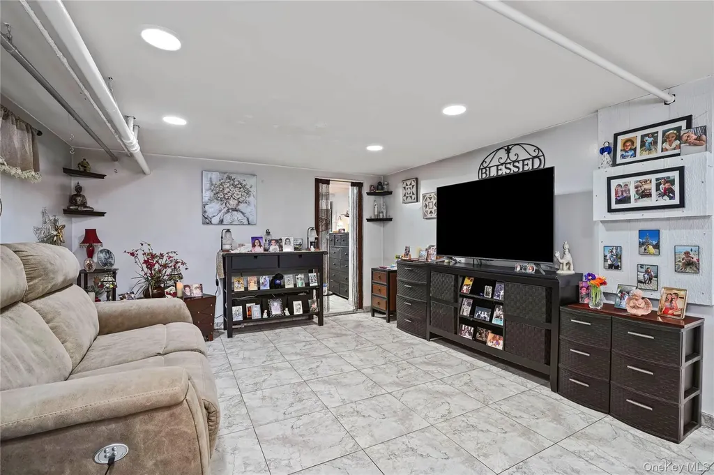 48 Gotham Avenue Brooklyn NY 11229