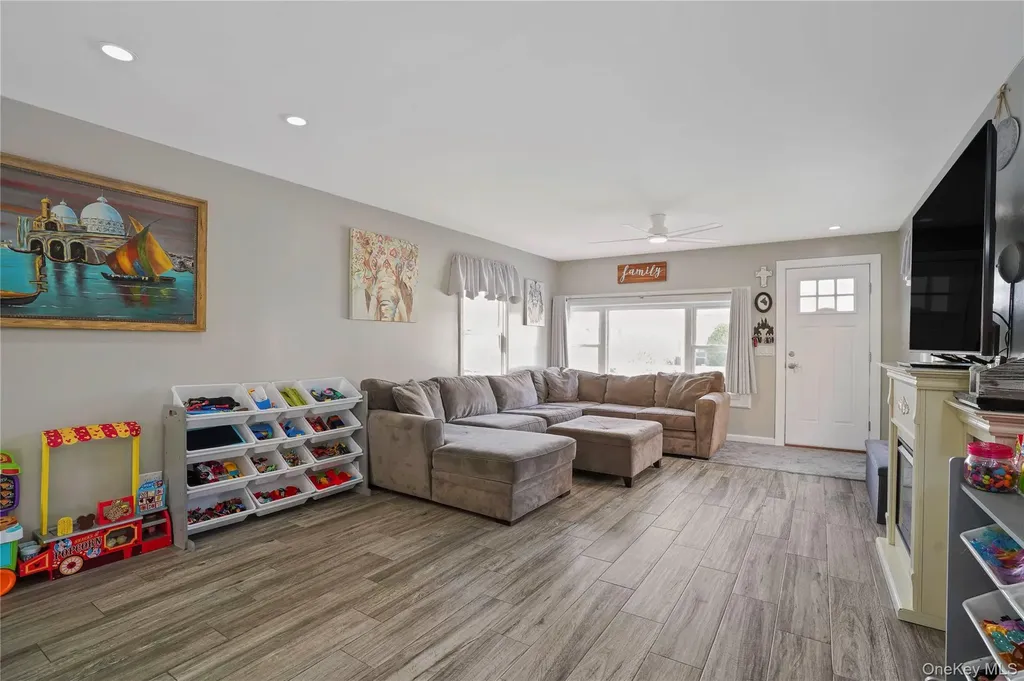 48 Gotham Avenue Brooklyn NY 11229