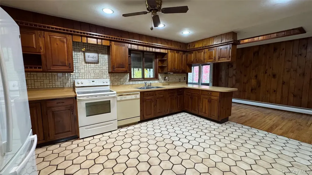 107 Noxon Road Poughkeepsie NY 12603