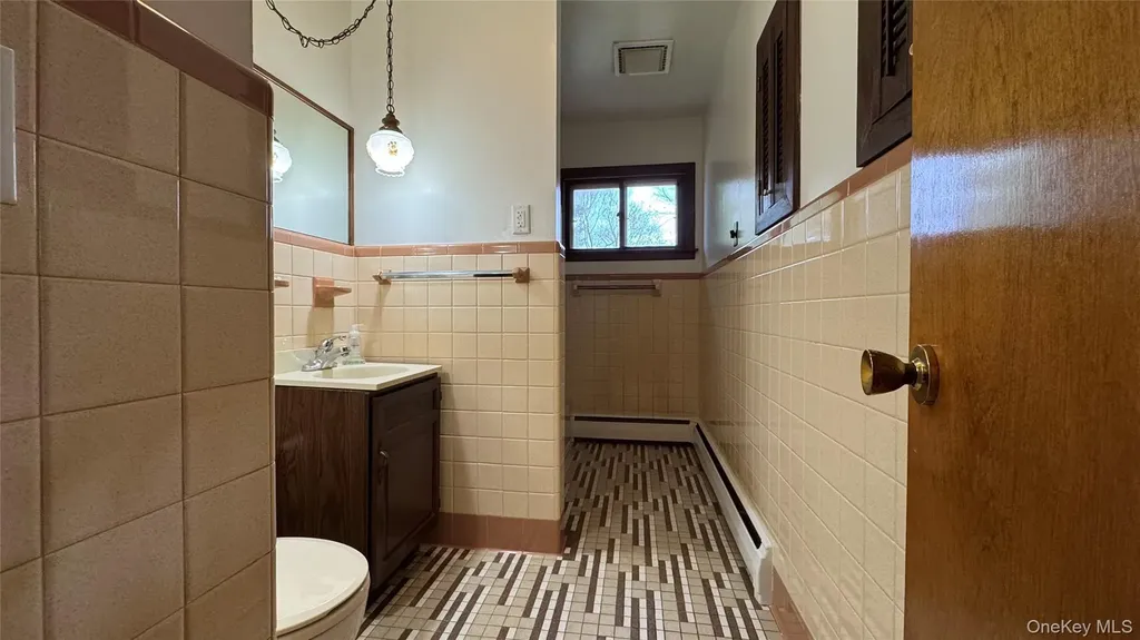 107 Noxon Road Poughkeepsie NY 12603